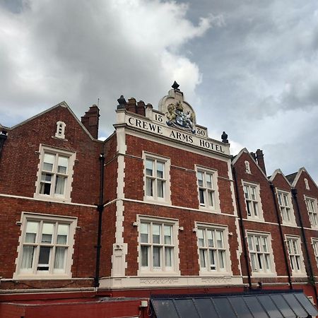 Crewe Arms Hotel Екстериор снимка