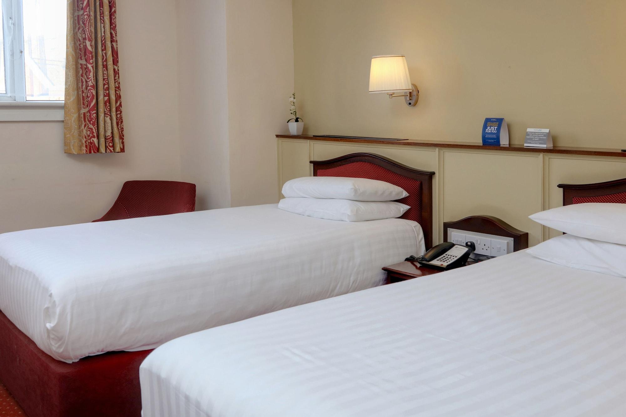 Crewe Arms Hotel Екстериор снимка