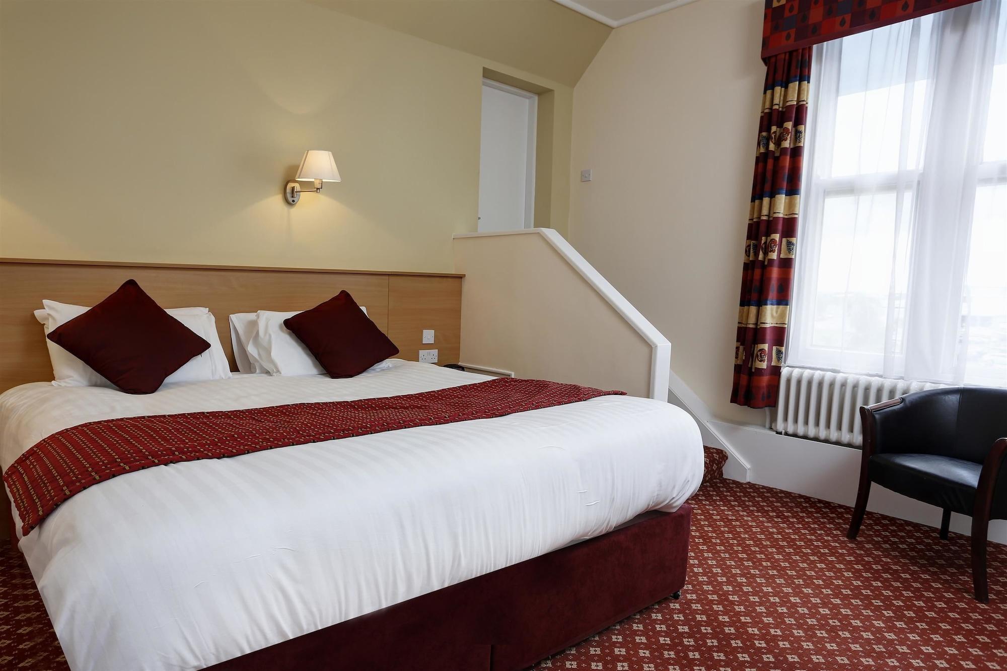 Crewe Arms Hotel Екстериор снимка