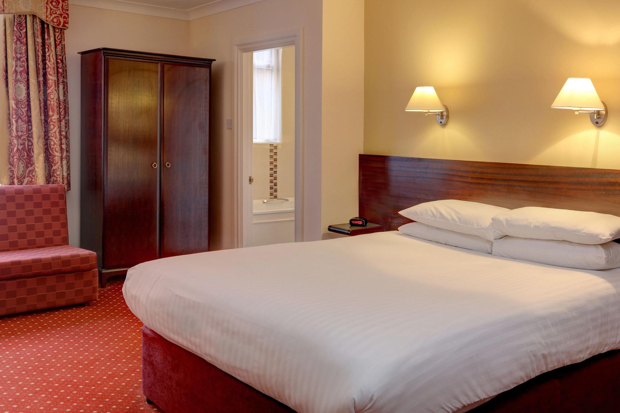 Crewe Arms Hotel Екстериор снимка