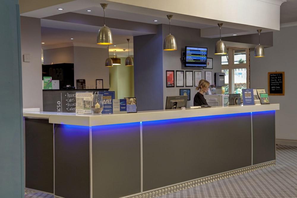 Crewe Arms Hotel Екстериор снимка