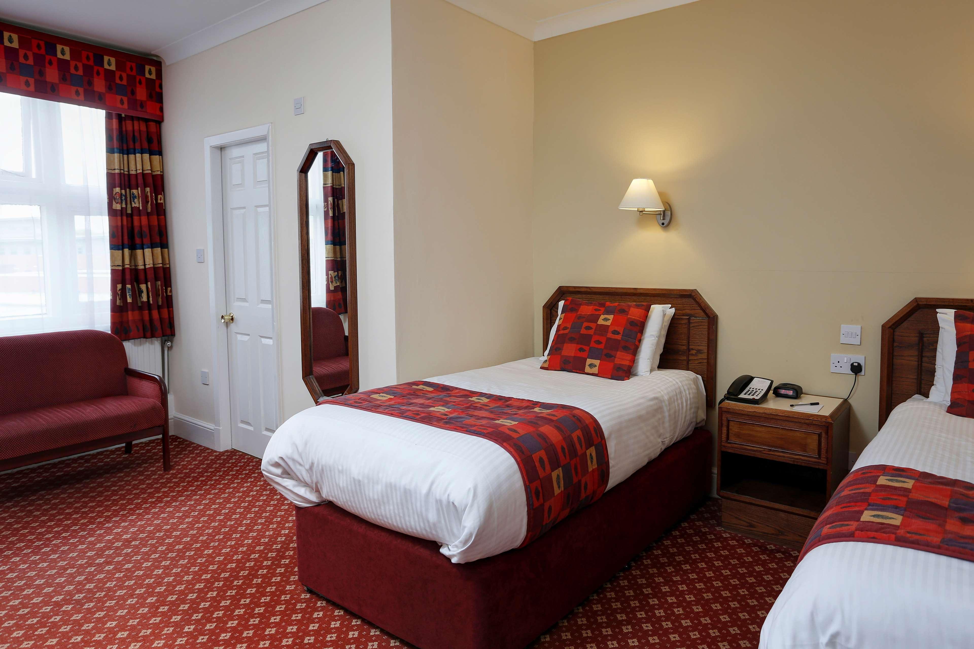 Crewe Arms Hotel Екстериор снимка