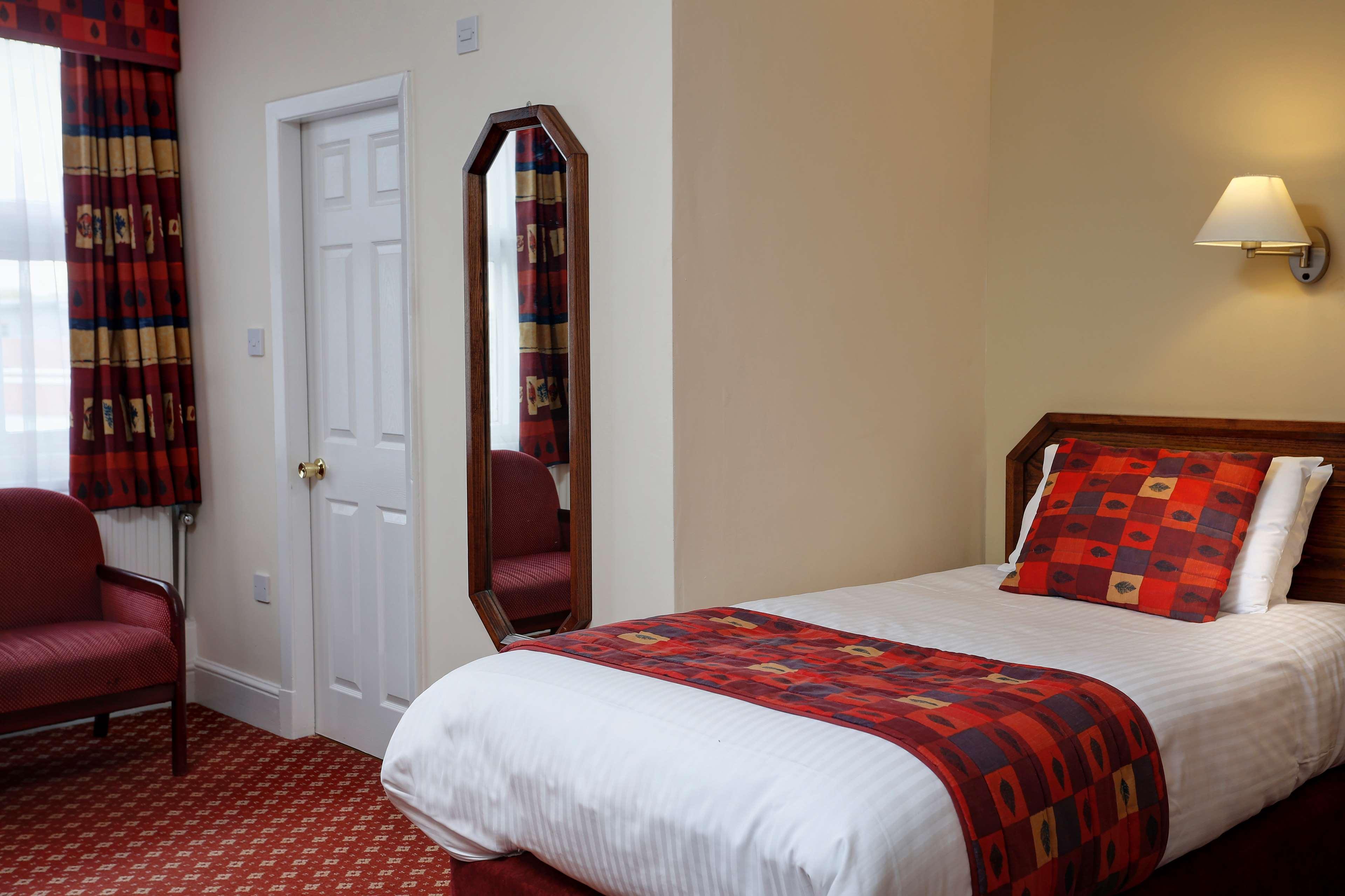 Crewe Arms Hotel Екстериор снимка