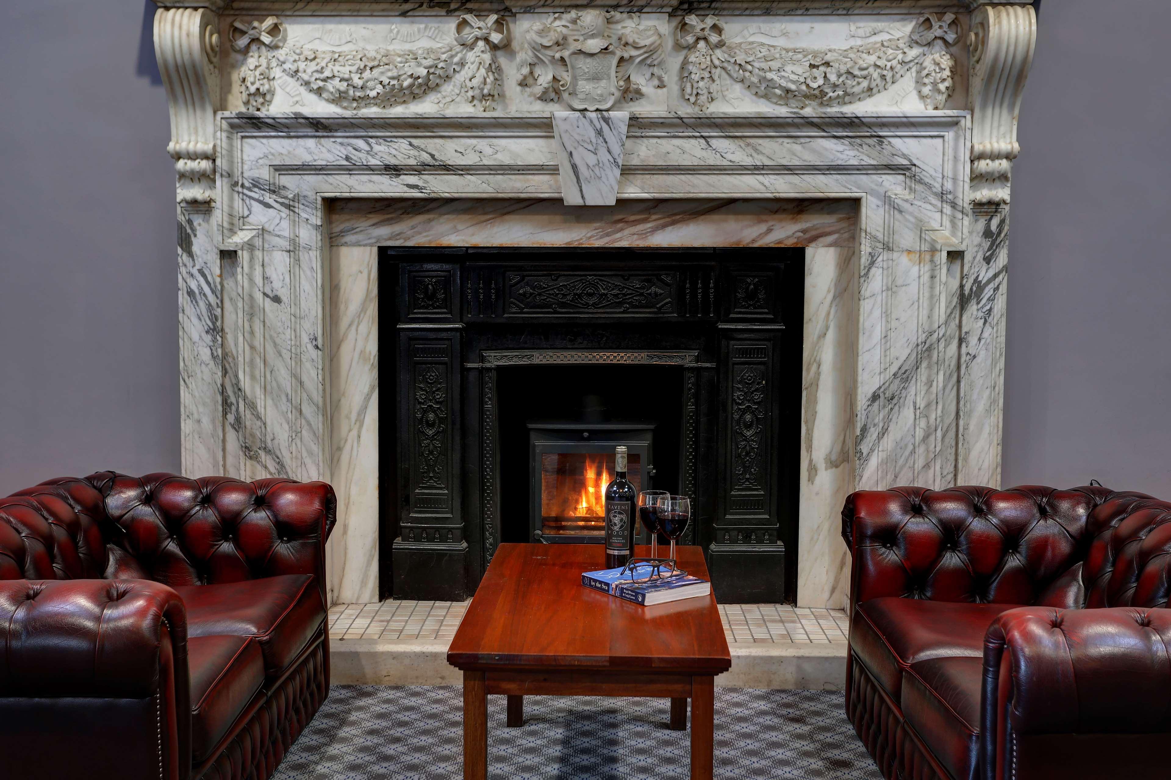 Crewe Arms Hotel Екстериор снимка