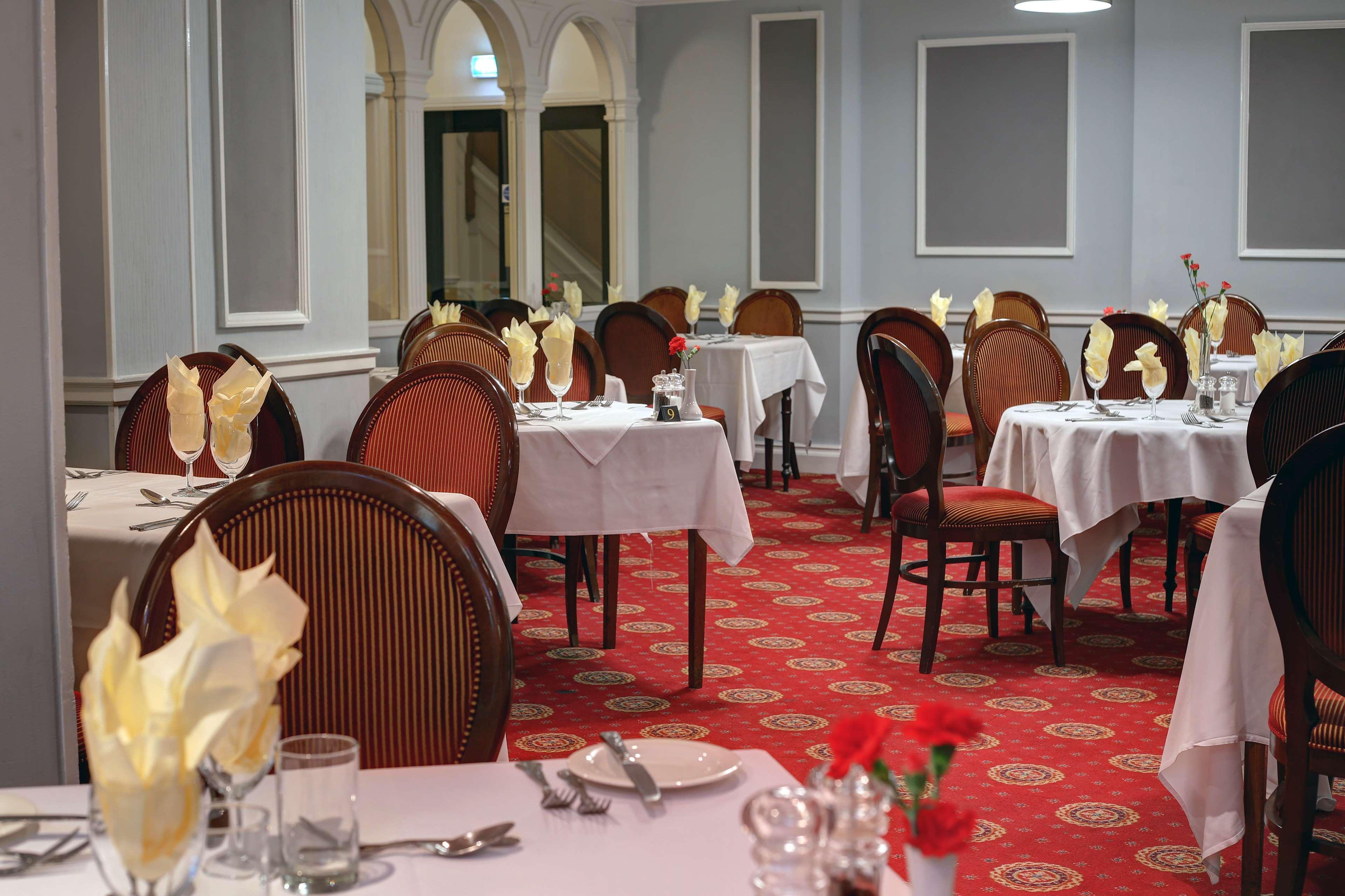 Crewe Arms Hotel Екстериор снимка
