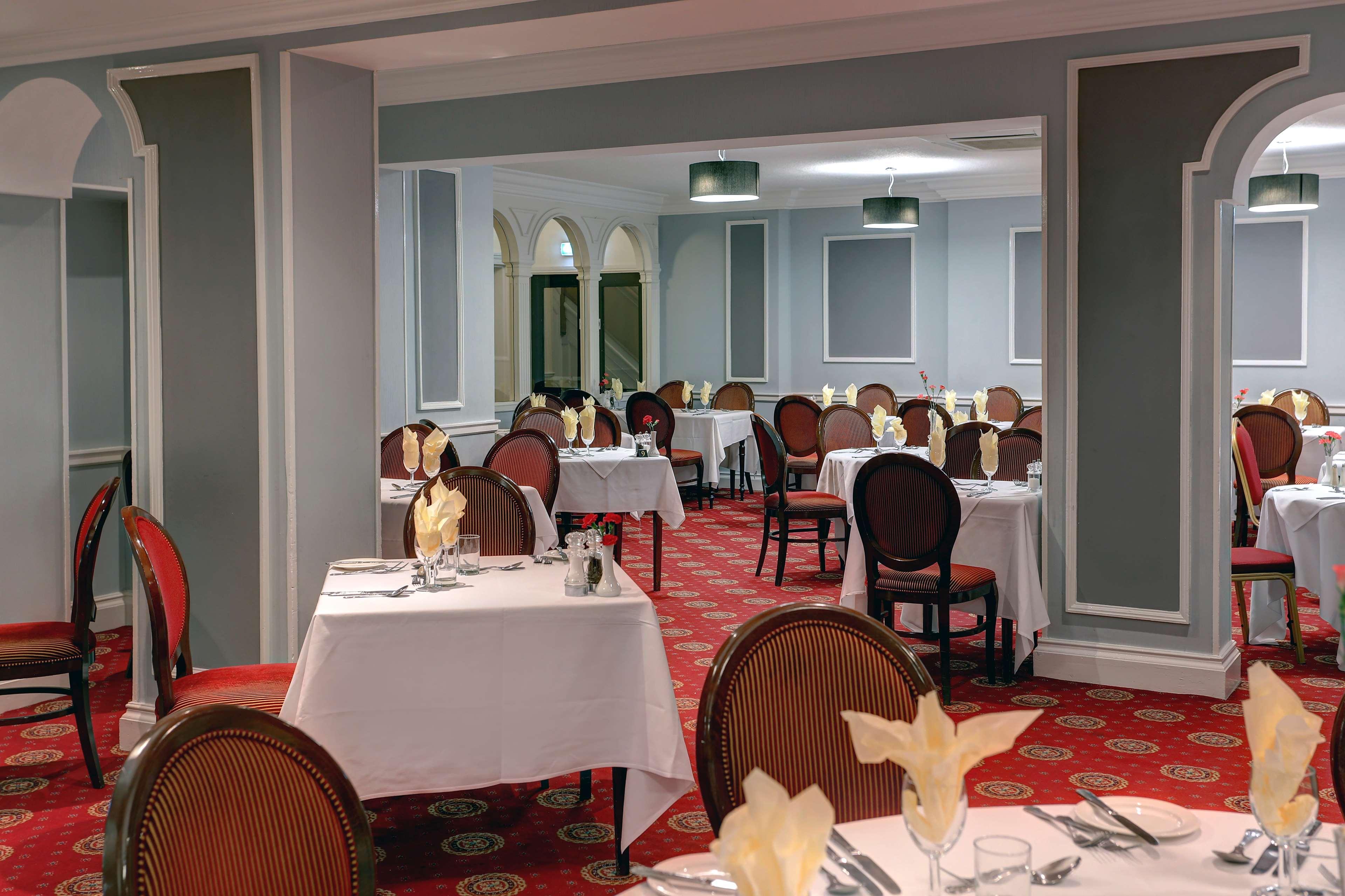 Crewe Arms Hotel Екстериор снимка