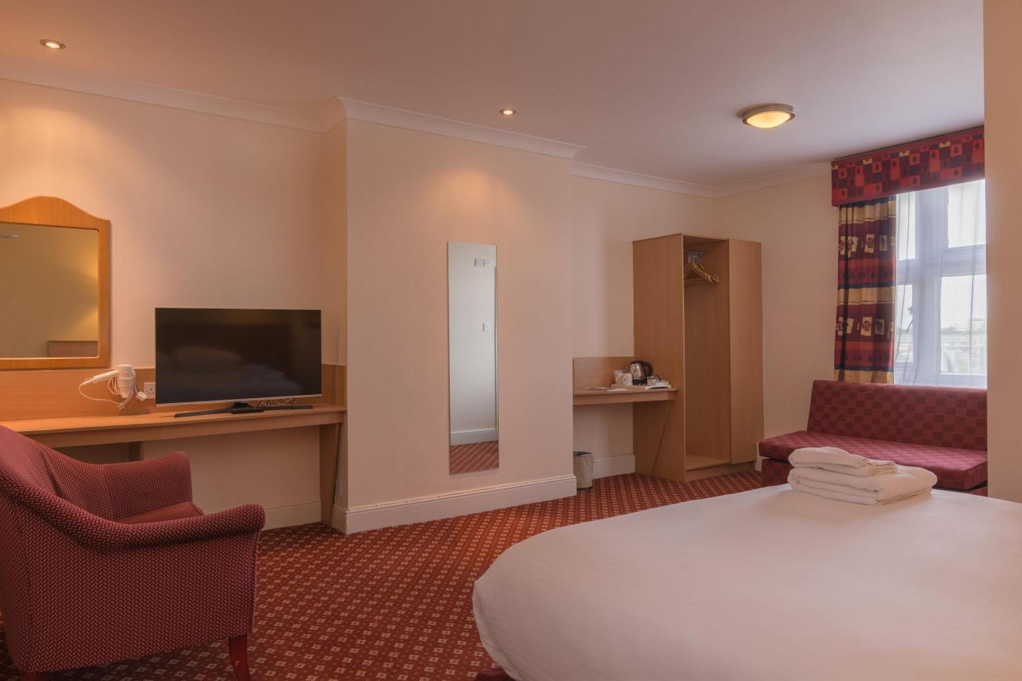 Crewe Arms Hotel Екстериор снимка