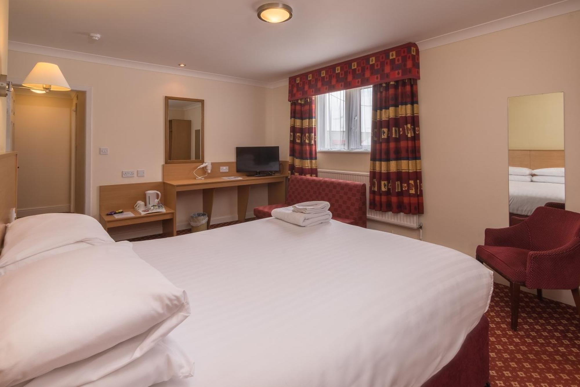 Crewe Arms Hotel Екстериор снимка