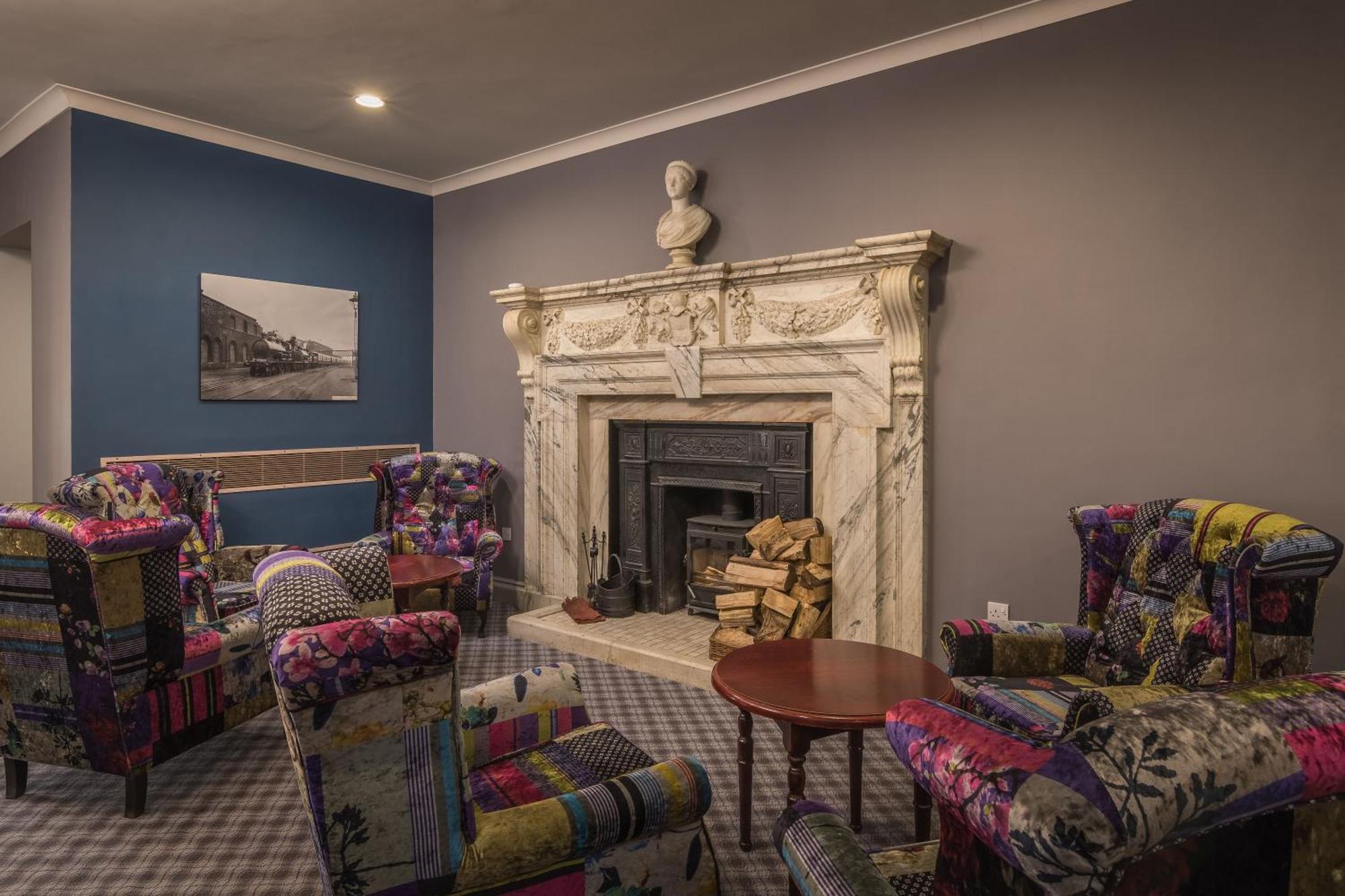 Crewe Arms Hotel Екстериор снимка