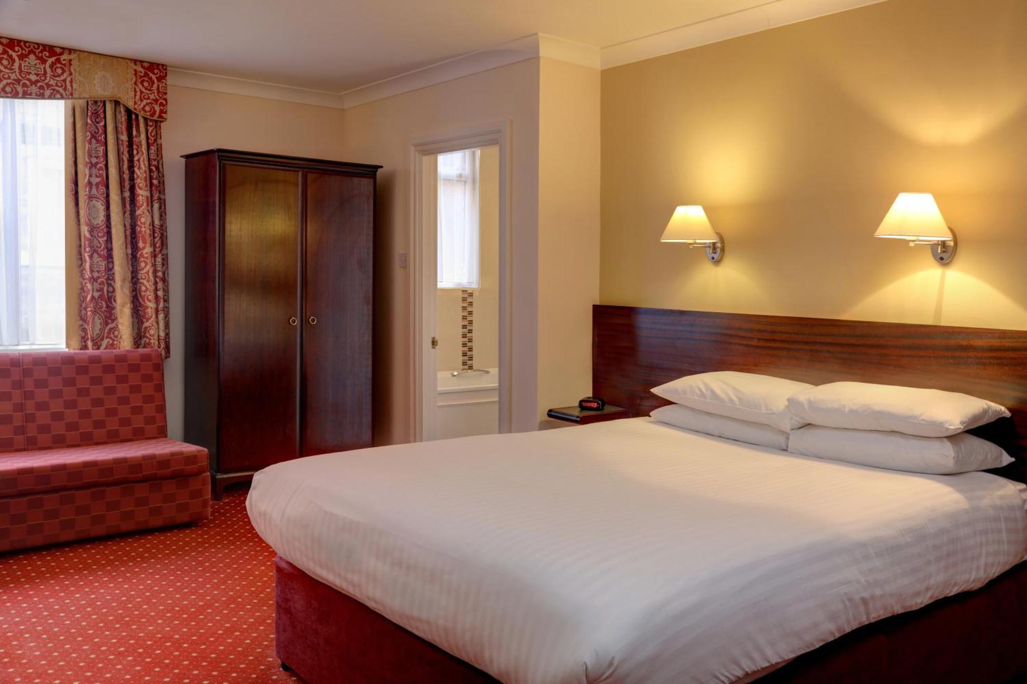 Crewe Arms Hotel Екстериор снимка