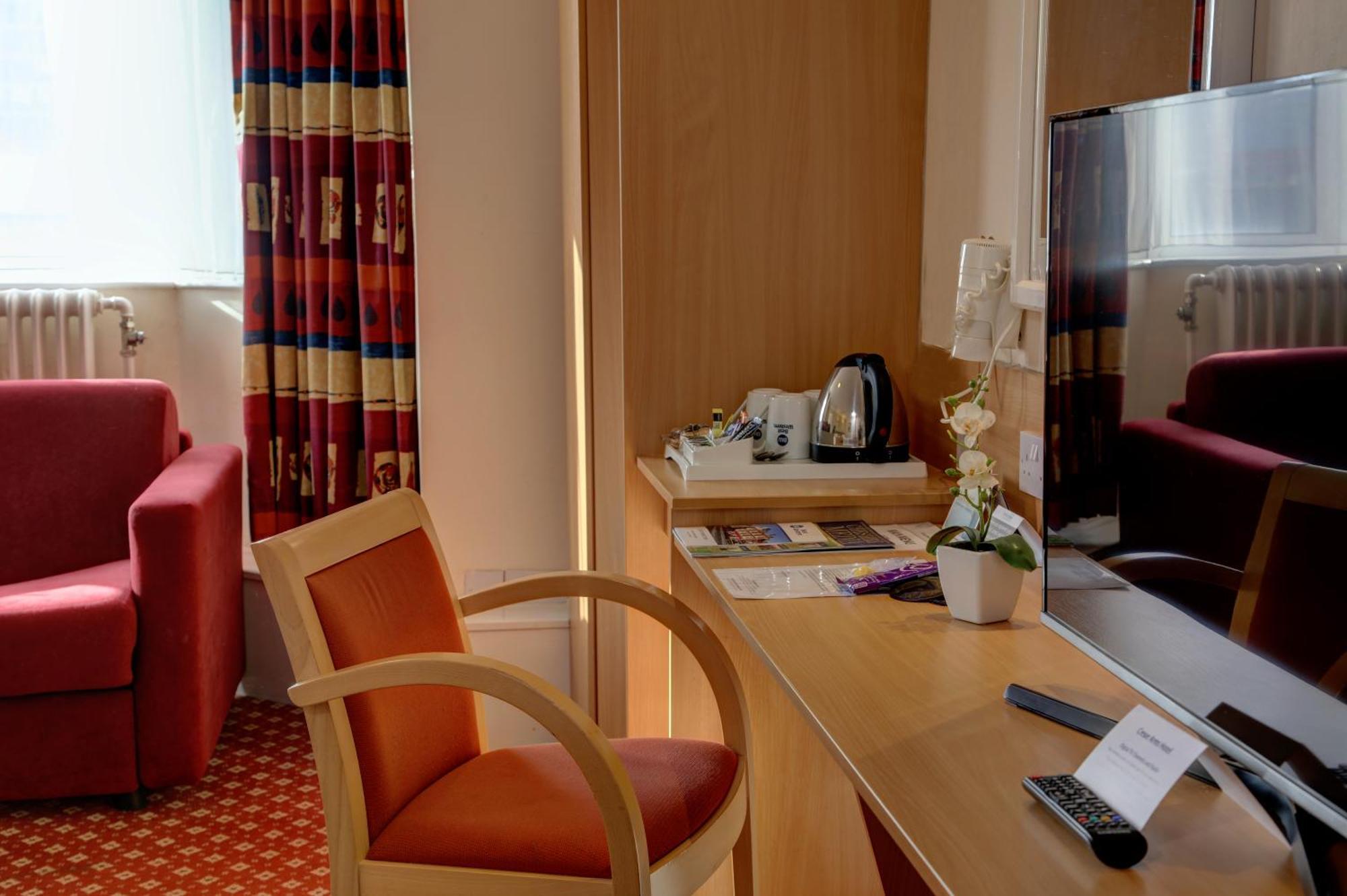 Crewe Arms Hotel Екстериор снимка