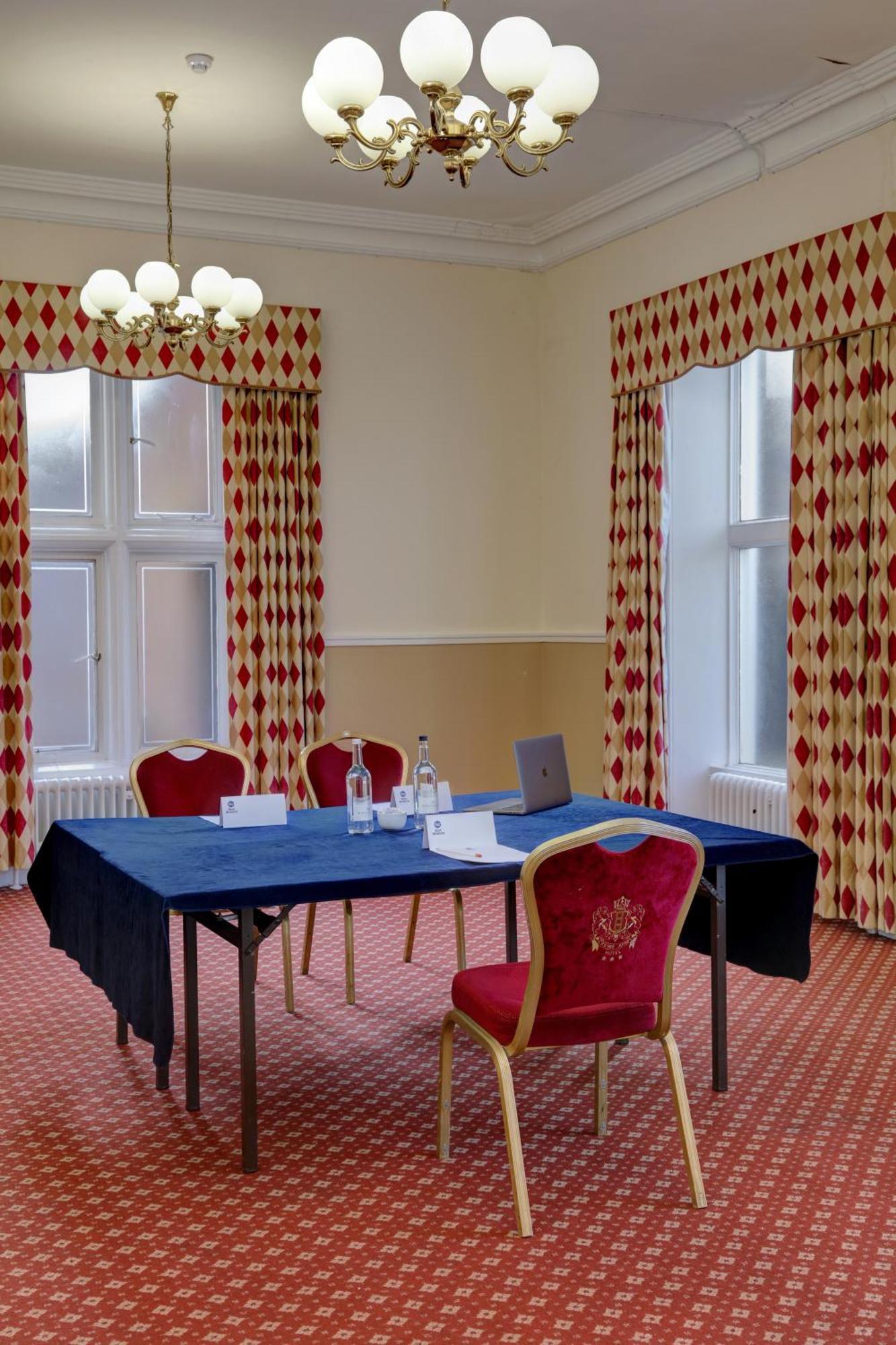 Crewe Arms Hotel Екстериор снимка