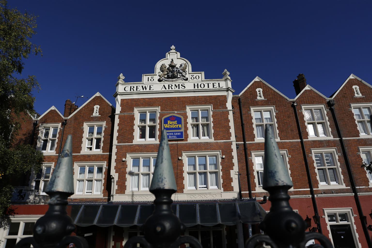 Crewe Arms Hotel Екстериор снимка