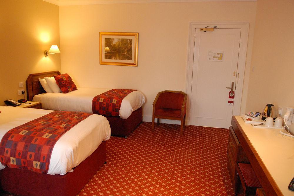 Crewe Arms Hotel Екстериор снимка