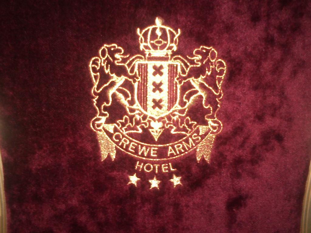 Crewe Arms Hotel Екстериор снимка