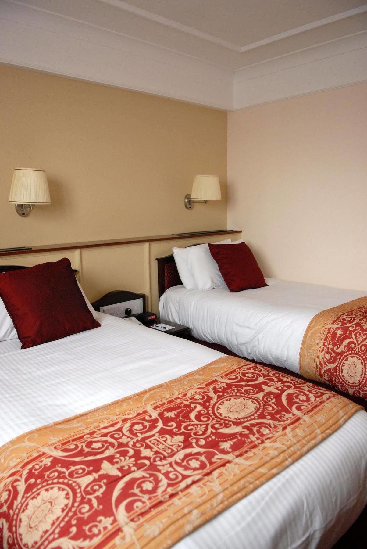 Crewe Arms Hotel Екстериор снимка