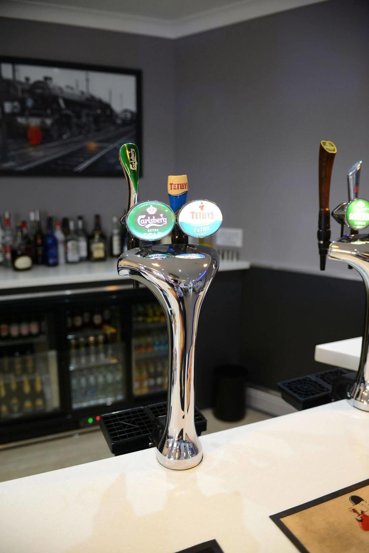 Crewe Arms Hotel Екстериор снимка