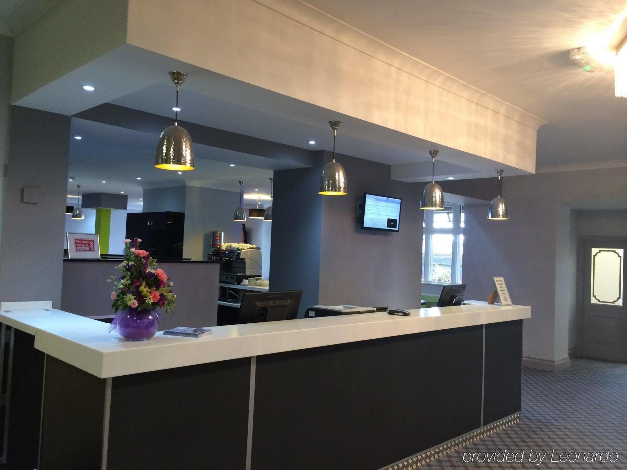 Crewe Arms Hotel Екстериор снимка